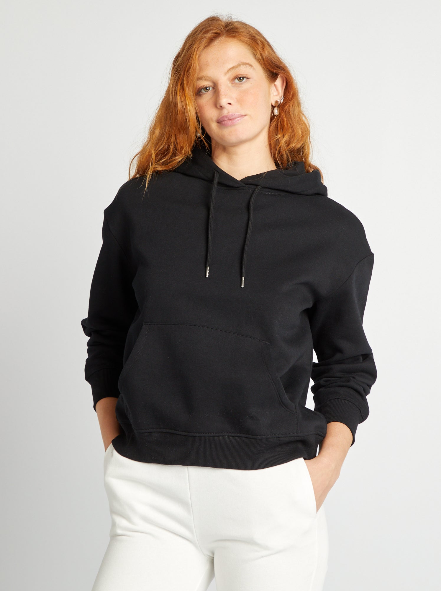 sweat-a-capuche-noir-568nyq-1.jpg